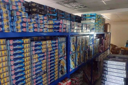 涉案3600萬(wàn)元！16人因生產(chǎn)銷(xiāo)售假冒高達(dá)模型被刑拘，教具市場(chǎng)現(xiàn)驚人亂象